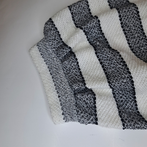 Style & Co. Black and White Woven Top Size Meduim #195 - Picture 6 of 7